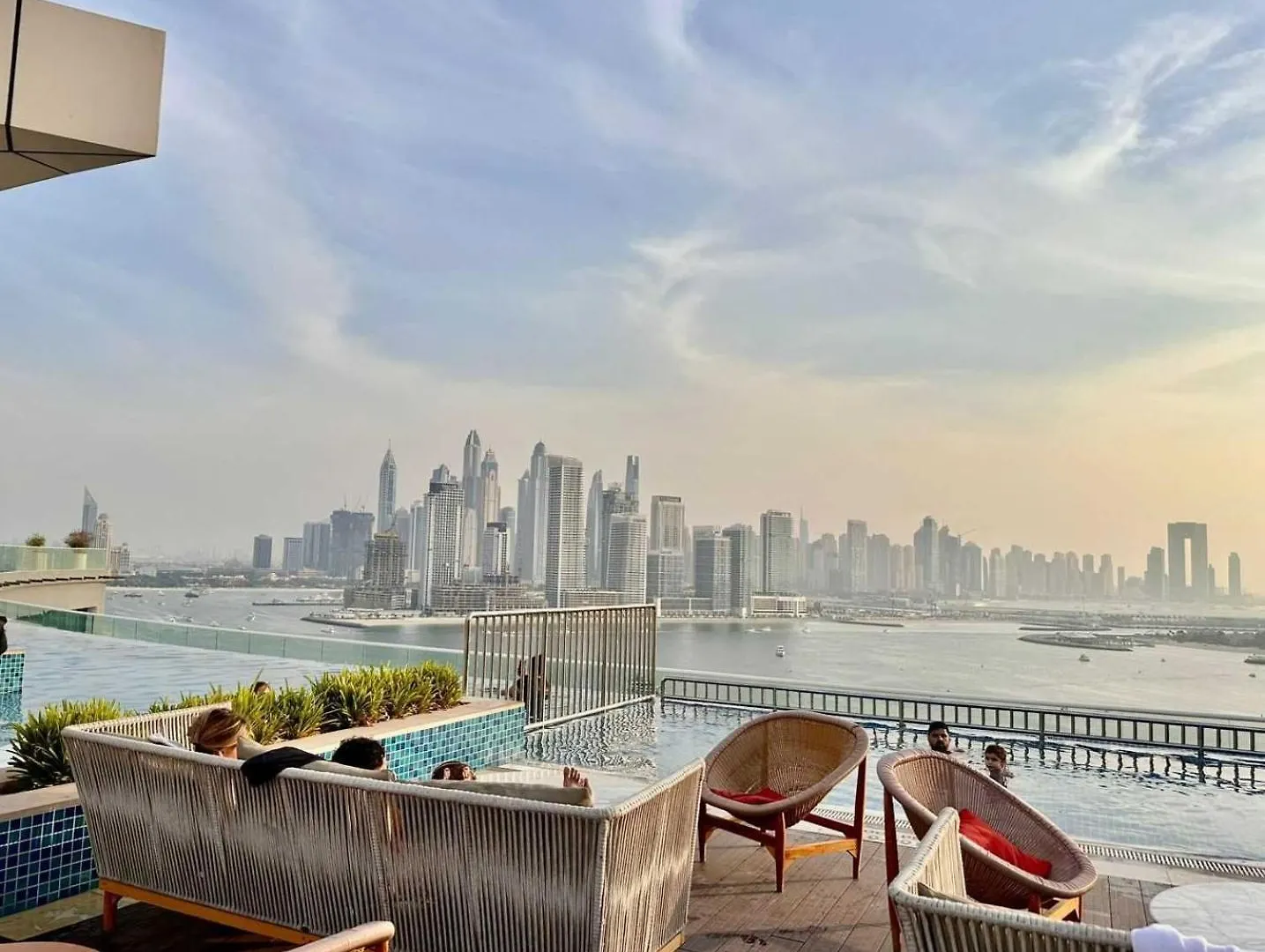 Private Beach & Pools - Palm Jumeirah - Cityapartmentstay Dubai United Arab Emirates