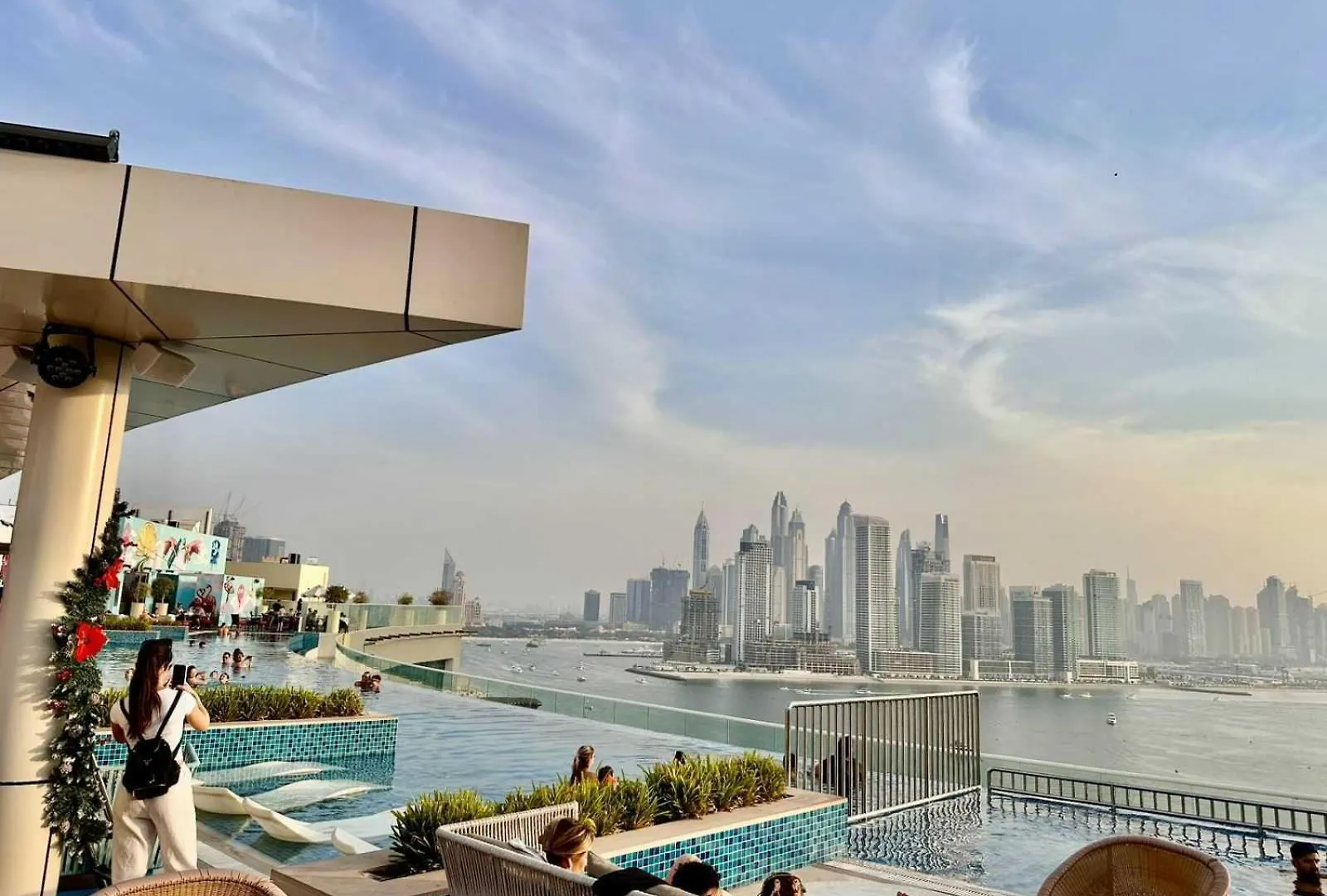 Private Beach & Pools - Palm Jumeirah - Cityapartmentstay Dubai