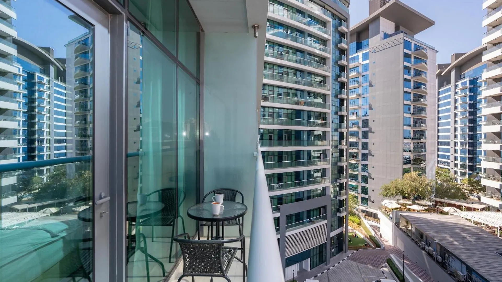 Private Beach & Pools - Palm Jumeirah - Cityapartmentstay Dubai