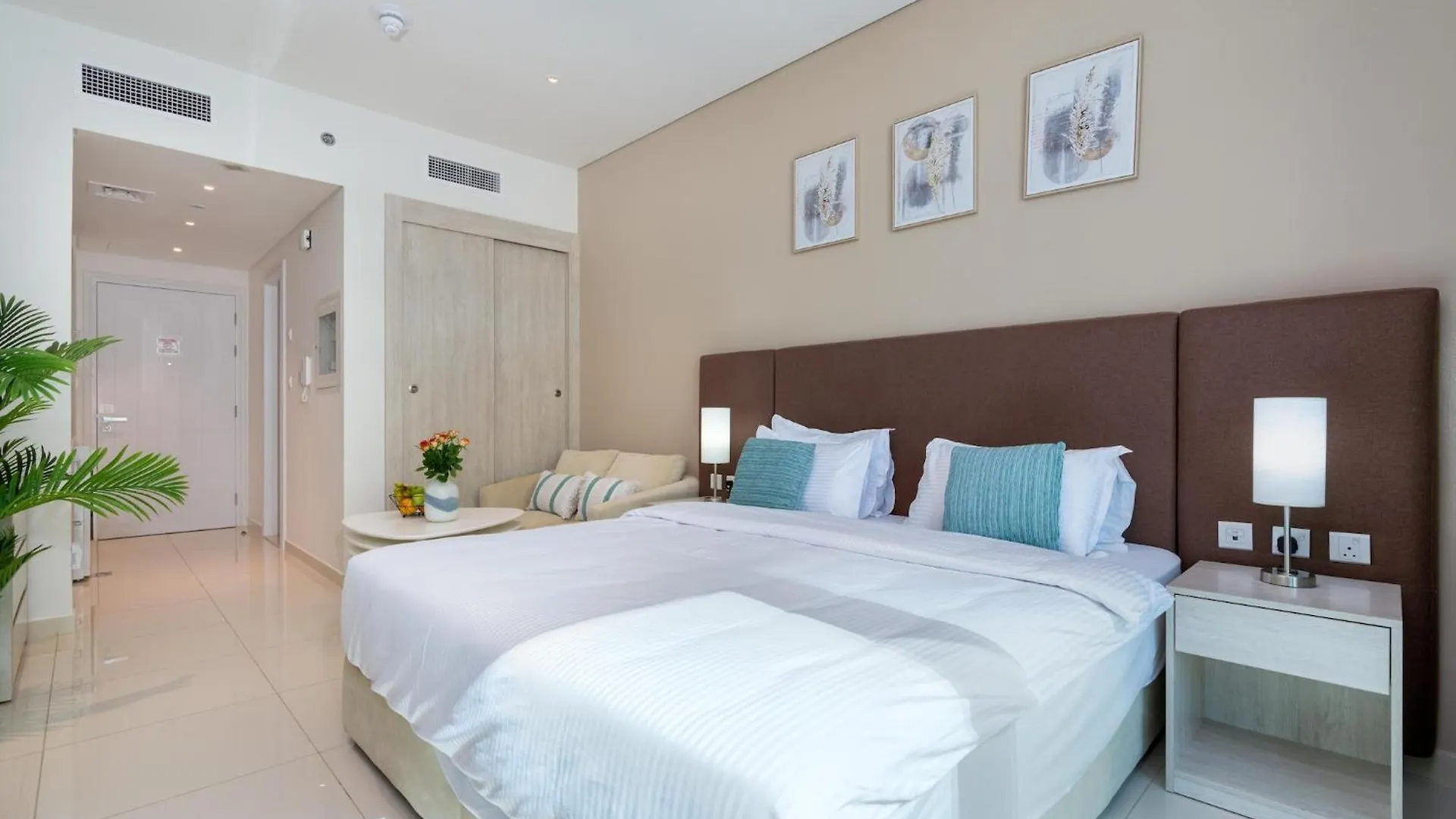 Private Beach & Pools - Palm Jumeirah - Cityapartmentstay Dubai United Arab Emirates